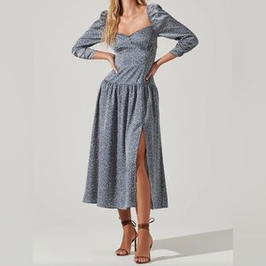 NWT ASTR Puff Sleeve Sweetheart Neck Midi Dress